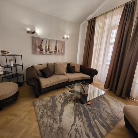 Monar Exclusive Center Free Parking In Garage Apartment Kosice Exterior photo